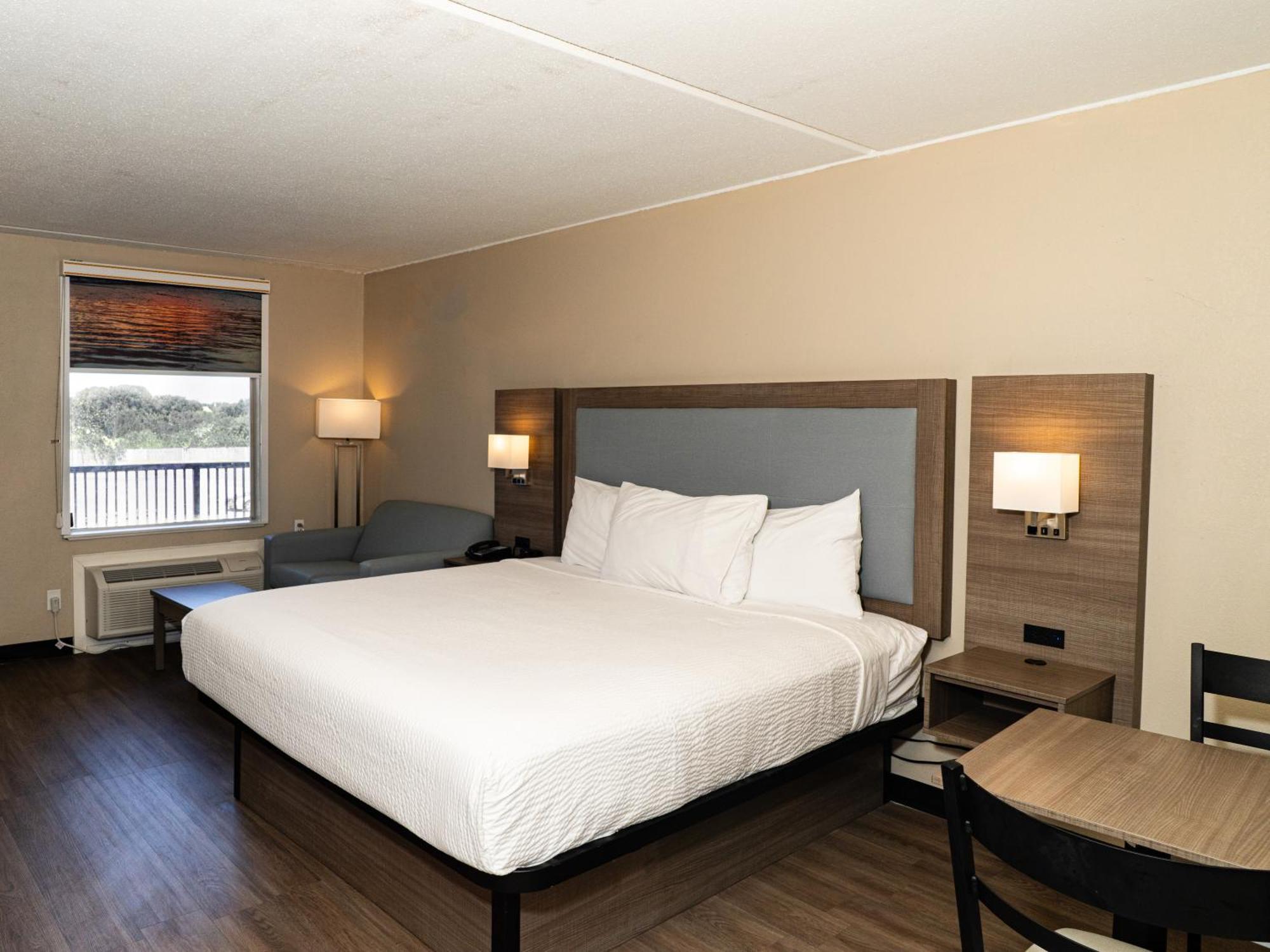 Baymont By Wyndham Corpus Christi Airport Hotel Exterior photo