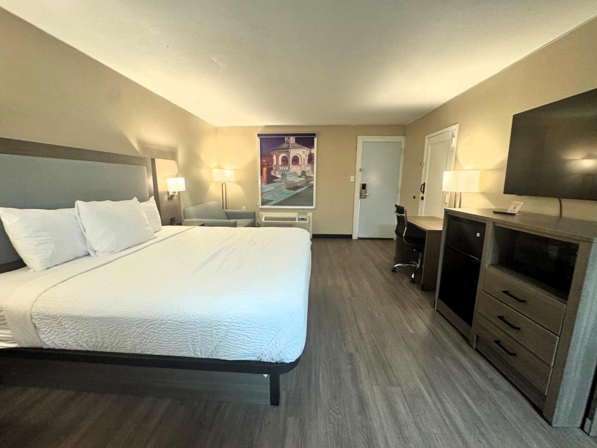 Baymont By Wyndham Corpus Christi Airport Hotel Exterior photo